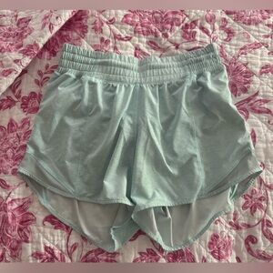 LULULEMON High Rise Hotty Hot Short “4inch